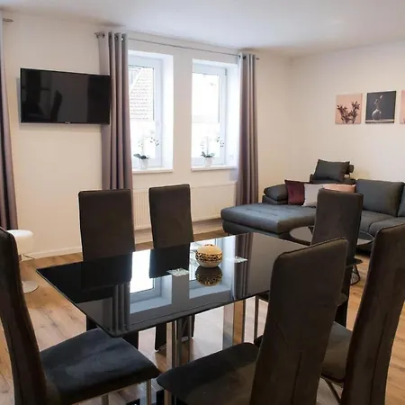 In Mit Terrasse Und Grill Apartment